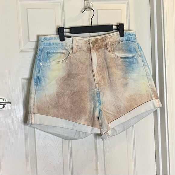 BLANKNYC The Reeve Ultra Hi-Rise Short in Turn It Up Size 31 - Picture 6 of 11